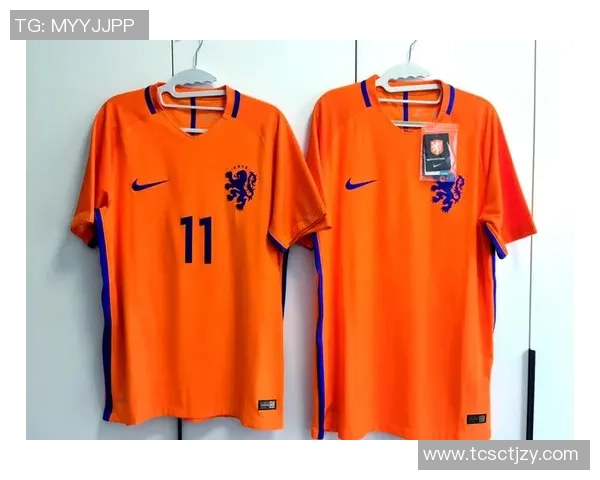 小学生足球星星黄橙色球衣亮相展现活力与青春风采助力校园体育运动新风潮