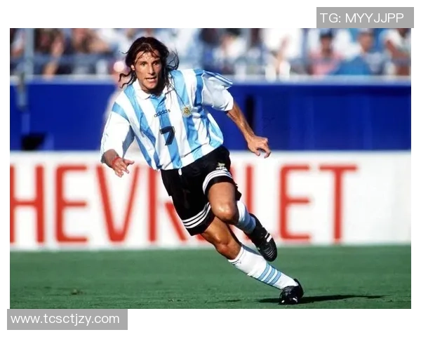 世界足坛十大顶级球星盘点 谁是足球历史最强者之争