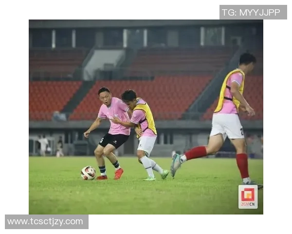 自贡足球球星成长之路与家乡文化助力其在绿茵场上闪耀